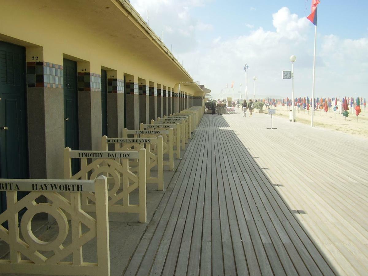 Les Quais De Trouville Экстерьер фото